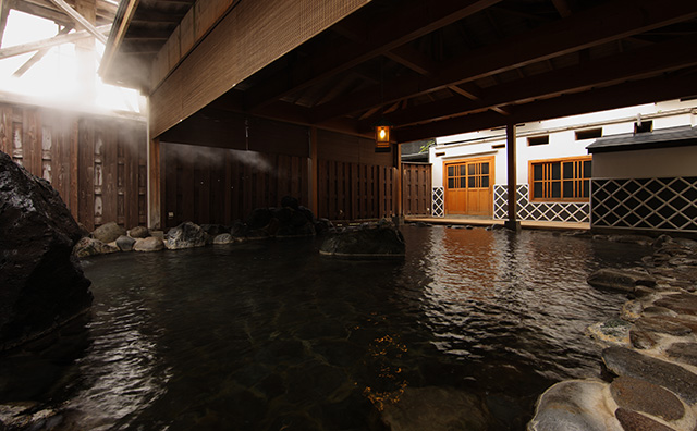 源泉かけ流しの湯